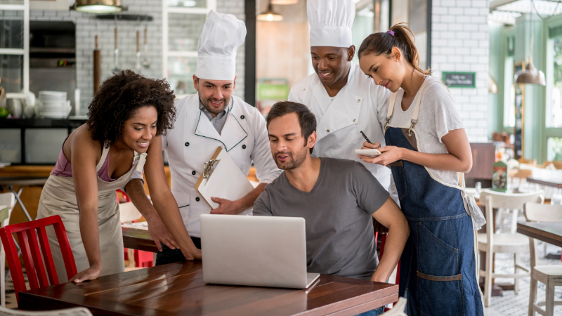 Como melhorar a experiência do cliente no seu restaurante